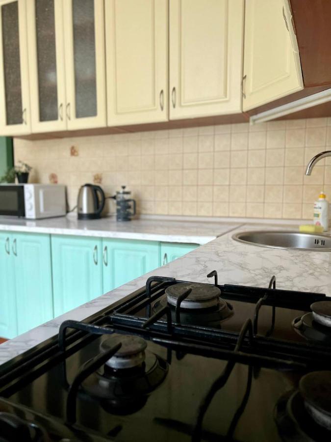 Apartment On Hnatiuka With Parking Lviv Luaran gambar
