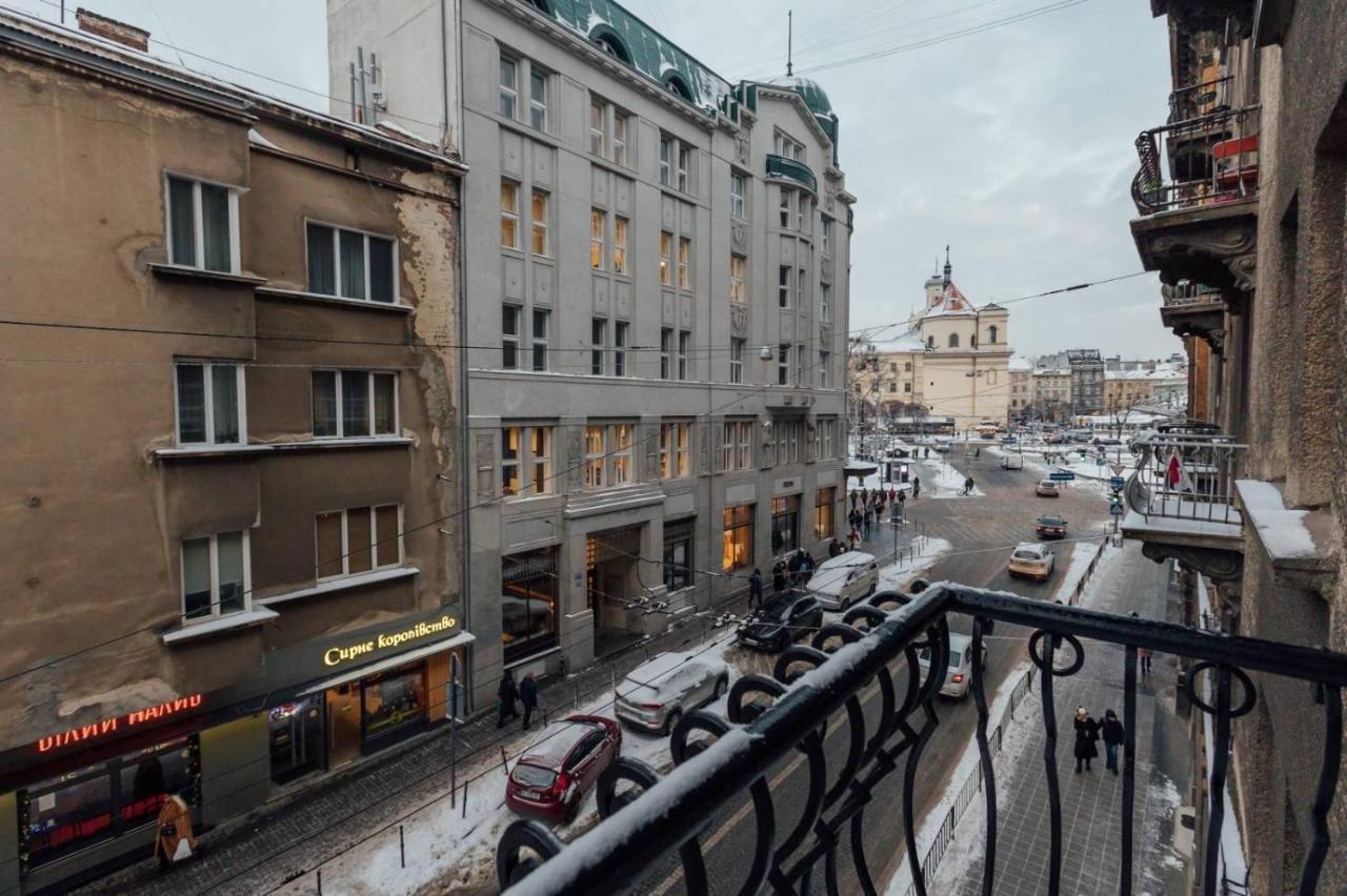 Apartment On Hnatiuka With Parking Lviv Luaran gambar